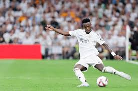 埃迪-豪：球队中场从六人减至四人，必须赶紧引援